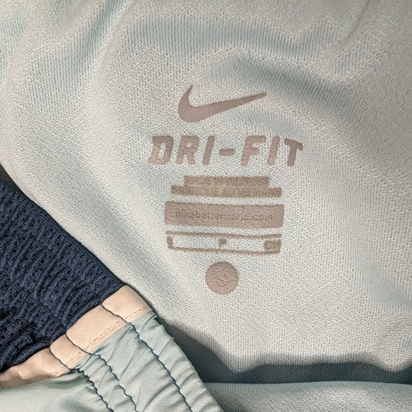 Nike Women's Small Dri-Fit Shorts Dark and Light Blue - Picture 4 of 14
